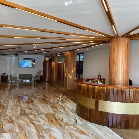 Murex Plaza Hotel & Suites Monrovia Exterior foto