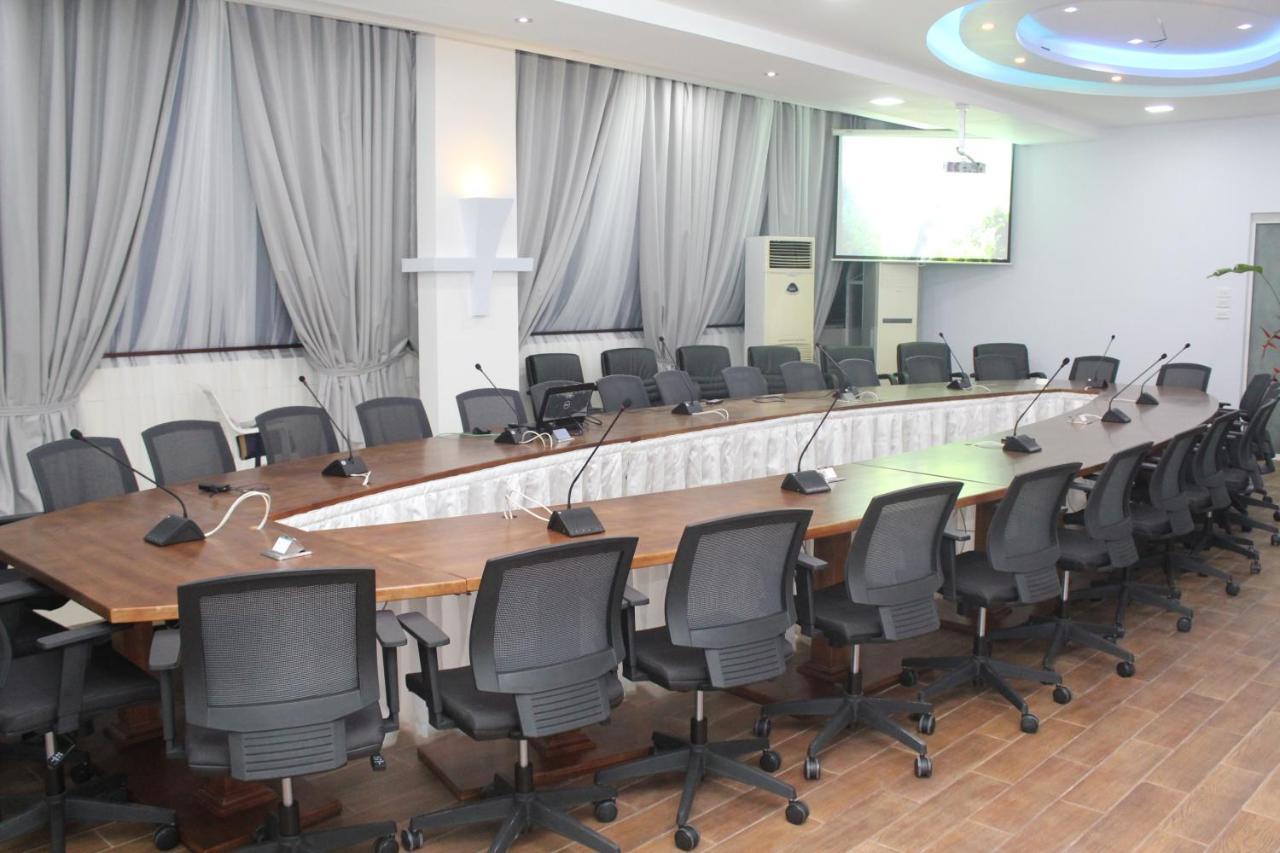 Murex Plaza Hotel & Suites Monrovia Exterior foto