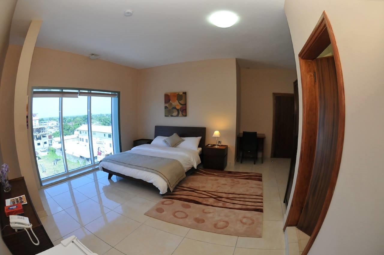 Murex Plaza Hotel & Suites Monrovia Exterior foto