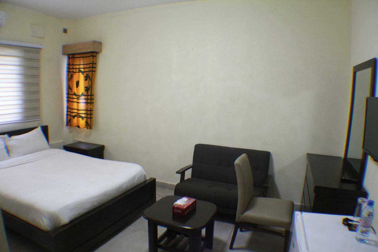 Murex Plaza Hotel & Suites Monrovia Exterior foto